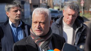 Емил Дечев за ударите по Иран: Няма опасност за България