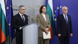 Премиерът Гюров: Няма директна заплаха за България