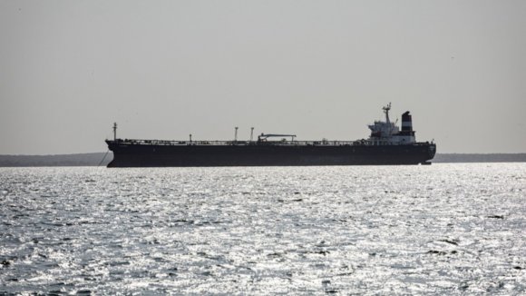 Иран затвори за плавателни съдове Ормузкия проток