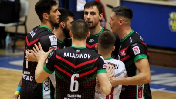 Нефтохимик повали ЦСКА на волейбол в столицата