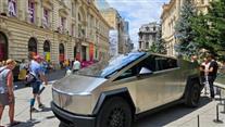 В Румъния взеха книжката на българин, защото шофирал Cybertruck с категория B