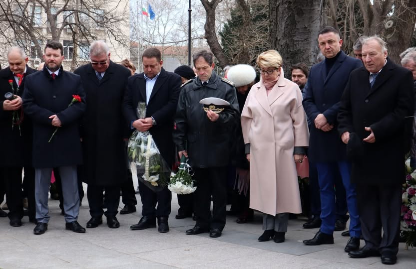 В страната на слепците, едноокият е цар!