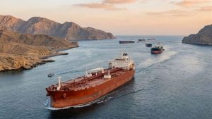 Два танкера с гориво се готвят за преход през Ормузкия проток