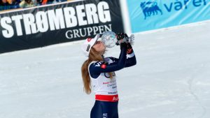 Микаела Шифрин спечели за шести път Световната купа по ски