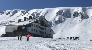 Снежна приказка в Рила: На Седемте езера наваля над 30 см сняг