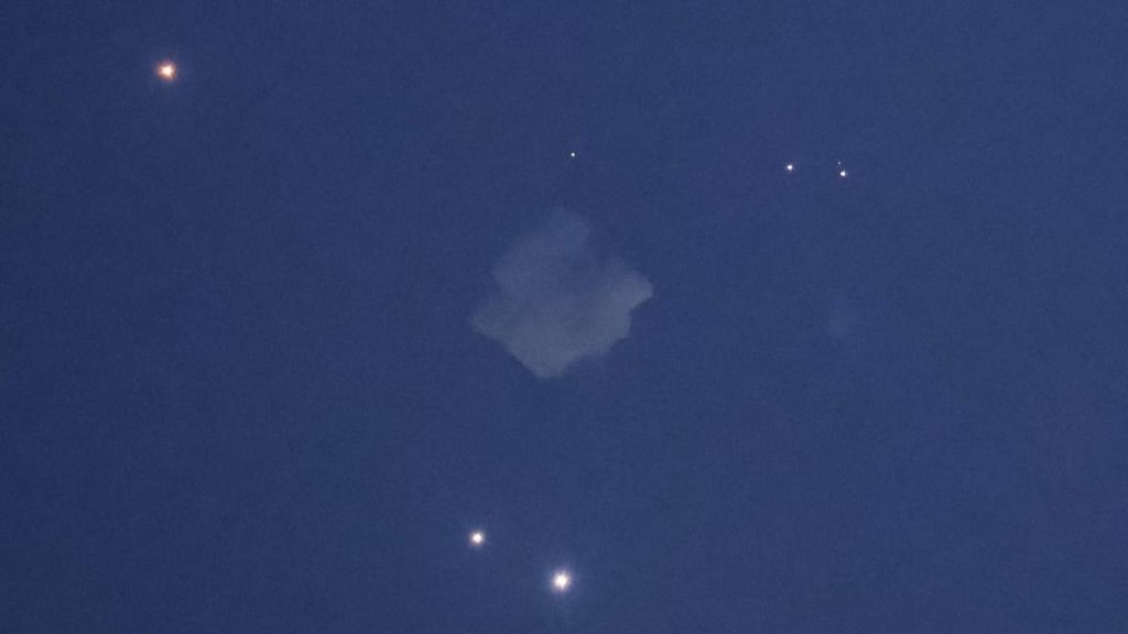 Иран изстреля още ракети към израелски и американски бази