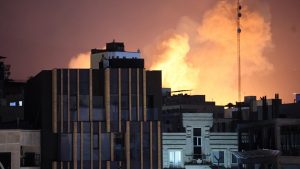 Войната в Иран