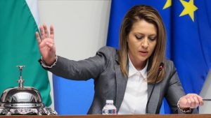 Председателят на НС Назарян обиди депутати по време на заседание