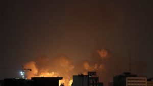 Израелски удари по летище Мехрабад в Техеран