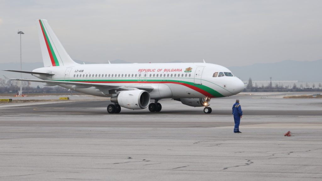 МТС: До осем самолета са в готовност за евакуация на българи от Близкия изток