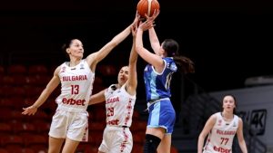 Българските баскетболистки завършиха евроквалификациите с първа загуба, но с първо място в групата