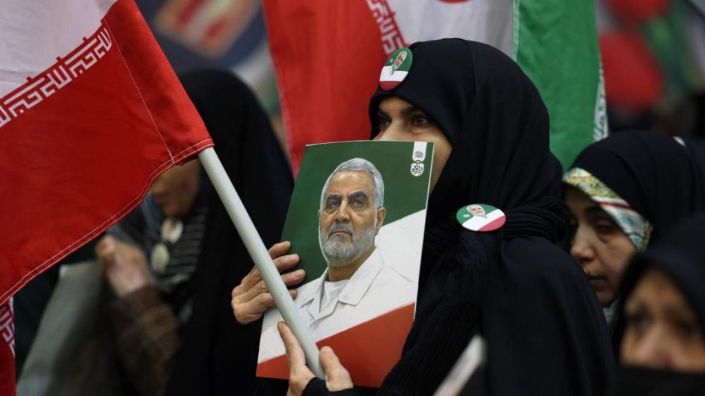 Иран потвърди смъртта на висш командир след удар