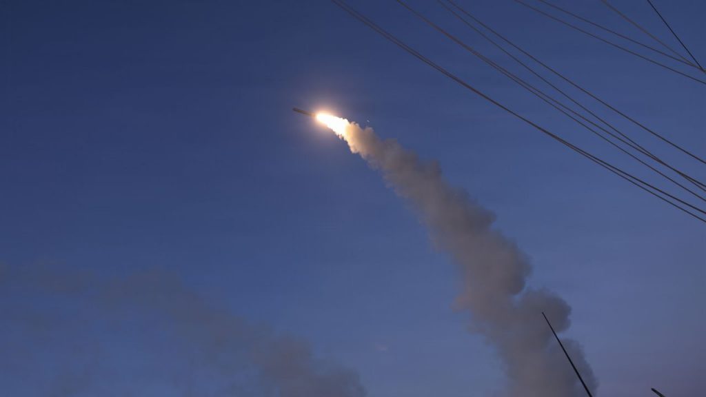 Йеменски бунтовници атакуваха Израел с ракети и дронове