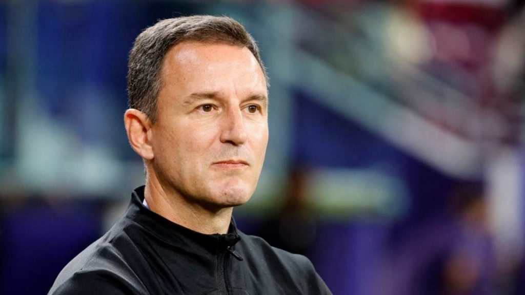 Сърбин ще води футболните национали