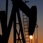 Петролът скочи с 5% след нов срив в надеждите за сделка с Иран