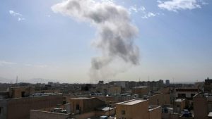 Експлозии разтърсиха Техеран, Иран се готви за сухопътната операция на САЩ