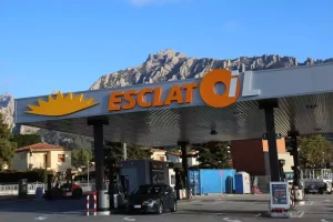 Испания отчете най-силния ръст на цените на горивата от 4 години