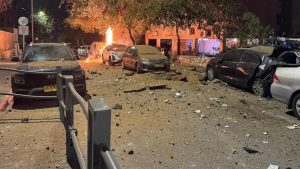 Иран удари Израел с касетъчни бомби след смъртта на Лариджани