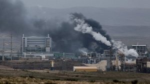 Ирански удар подпали химически завод в Южен Израел, властите предупредиха за изтичане на опасни химикали