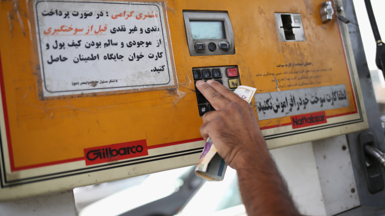 САЩ обсъждат поемане на контрол над ирански петролни ресурси