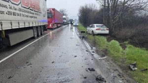 12-годишно дете пострада при верижна катастрофа край Горна Оряховица
