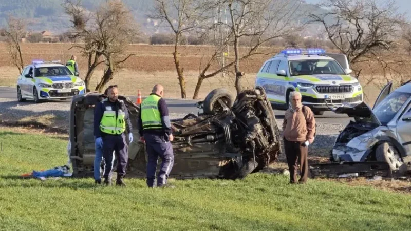 Двама души загинаха при тежка катастрофа край Радомир