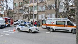 22-годишна шофьорка блъсна мъж на тротоар в Стара Загора, и двамата са в болница