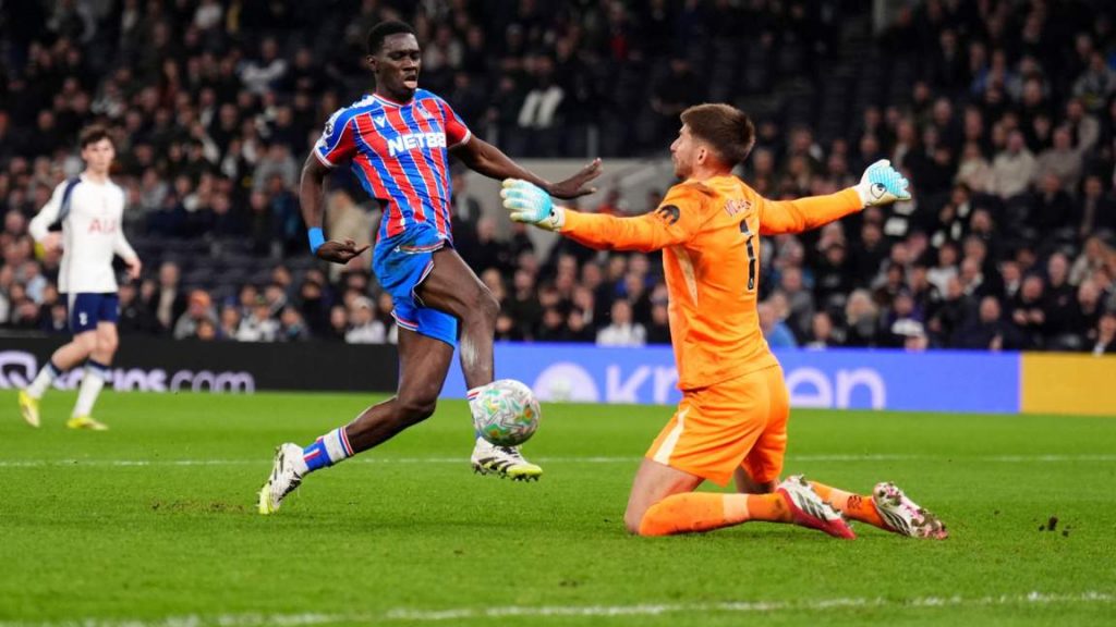 Тотнъм пропада към зоната на изпадащите: Палас обърна 10 „шпори“ за 6 минути и спечели с 3:1