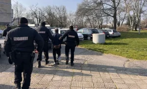 Акция срещу купения вот в Бургас: списъци с имена, пари в брой и десетки сигнали преди изборите