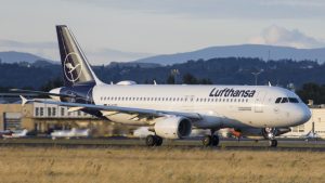 "Луфтханза груп" спира полетите към Близкия изток до октомври заради войната