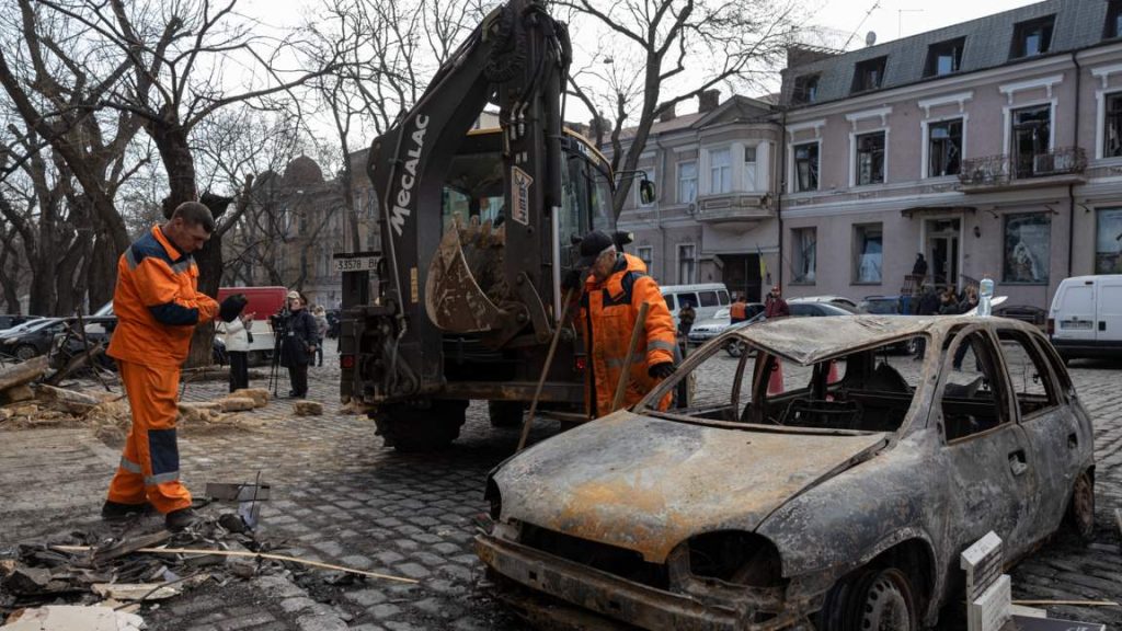 Дронове атакуваха Одеса, пострадалите са най-малко 10