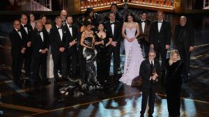 „One Battle after Another“ триумфира на Оскарите, а церемонията съчета блясък, исторически постижения и силни емоции