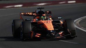 Пиастри поведе в Мелбърн: австралиецът най-бърз във FP2, инциденти и разследвания на „Албърт Парк“