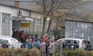 Служители на "Български пощи" на протест за по-добри условия, пенсиите ще бъдат изплатени