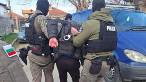 Мащабна операция "Купен вот" в Карнобат: Разкрити схеми за купуване на гласове и наркотици