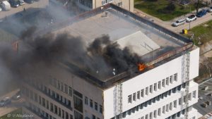 Пожар лумна на покрива на Oбщината в Разград, евакуираха сградата