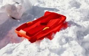 Сигнал за блъснато дете от шейна на писта над Банско: концесионерът отрича, полицията проверява