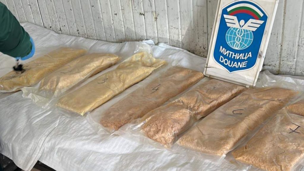 Турски гражданин е арестуван за трафик на 14 кг синтетичен канабиноид