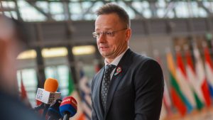 Изтекъл запис с Лавров и Сиярто разтресе Унгария дни преди изборите