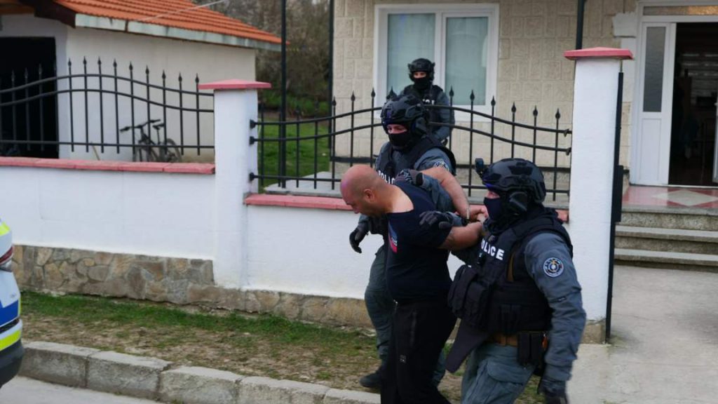 Полицейска акция във Варненско: трима задържани при операция срещу купуването на гласове