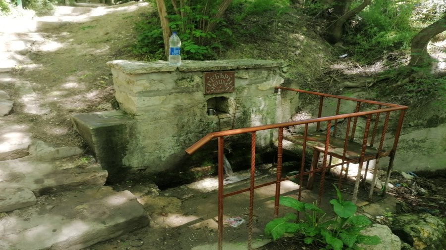 Проба показа завишени нитрати във водата от „Сребърна чешма“ в Каварна