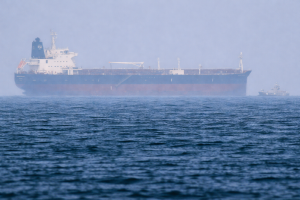 Иран твърди, че е ударил американски петролен танкер в Персийския залив