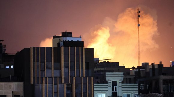 Израел нанася удари по Техеран и Бейрут, Иран отвръща с атаки в региона