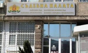 Условна присъда за търговец във Варна за продажба на ментета на 29 световни марки