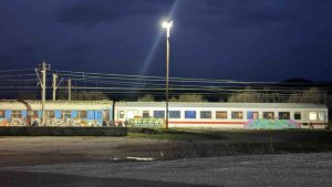 Аварирал товарен влак блокира линията край Тъжа, бързият влак София - Бургас закъсня с 95 минути