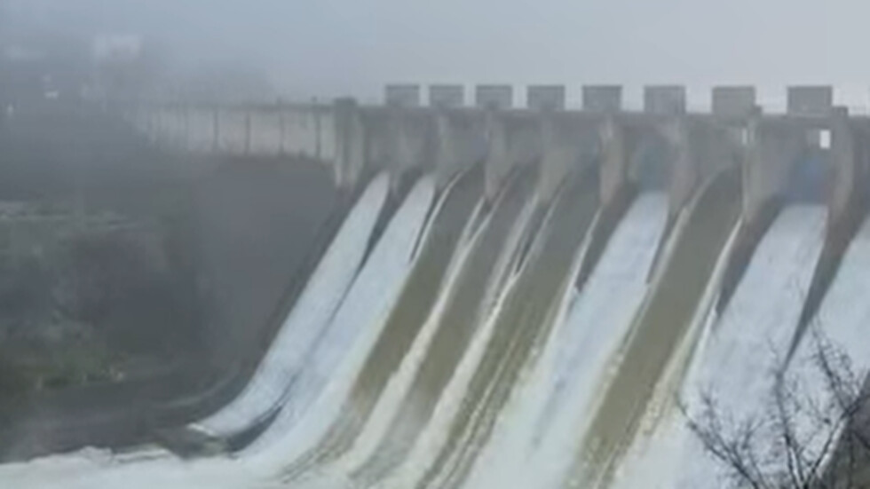 Три язовира в България преливат, МОСВ предупреди за нови валежи