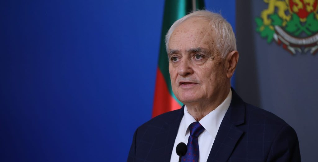 Гюров: Министрите от служебния кабинет нямат място по партийните централи