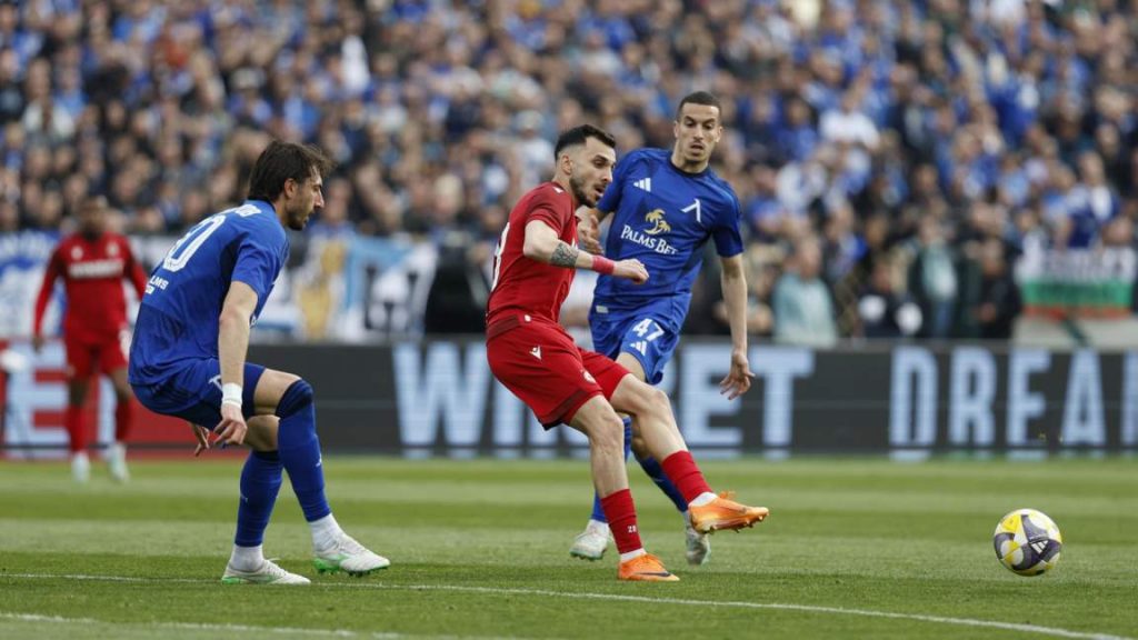 Драма в добавеното време: Годой спаси ЦСКА в дербито срещу Левски