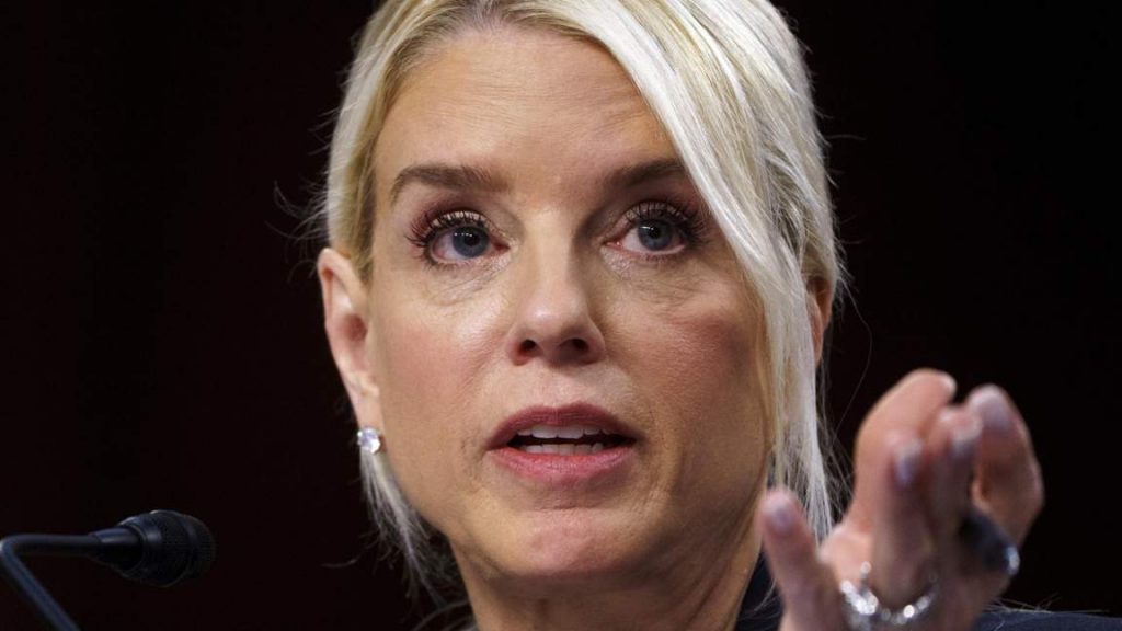 CNN: Тръмп уволни главния прокурор Пам Бонди