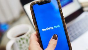 Пробив в Booking: Хакери компрометираха личните данни на хиляди клиенти